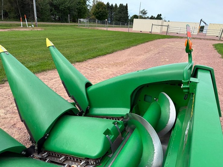 john-deere-608c-stalkmaster-image-19