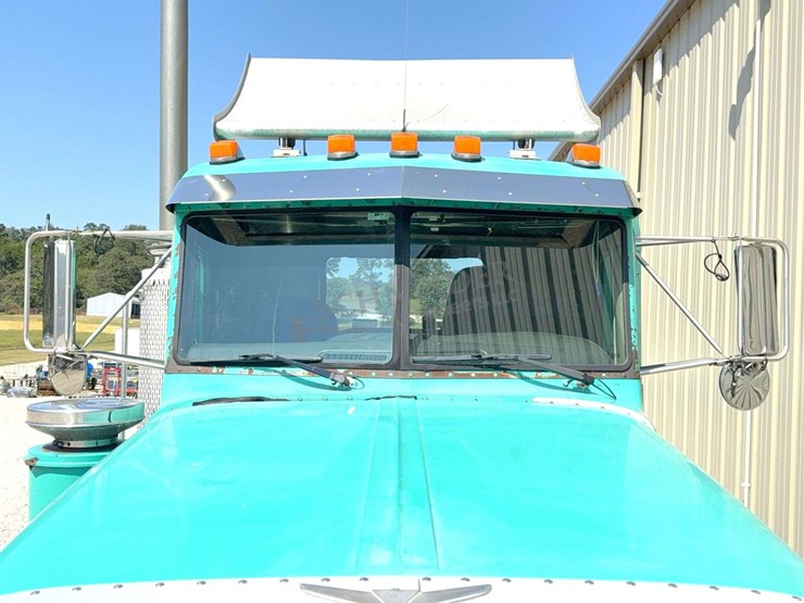 2003-peterbilt-378-image-11