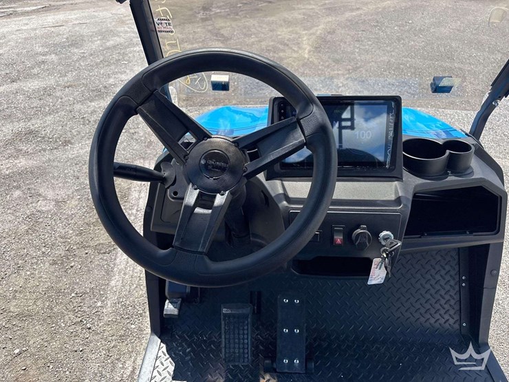 2024-vivid-ev-6-person-electric-cart-image-15