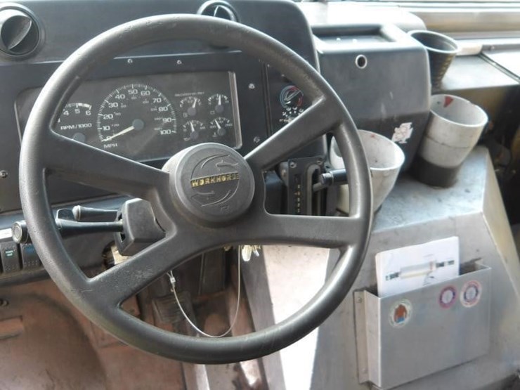 2002-workhorse-p42-image-24