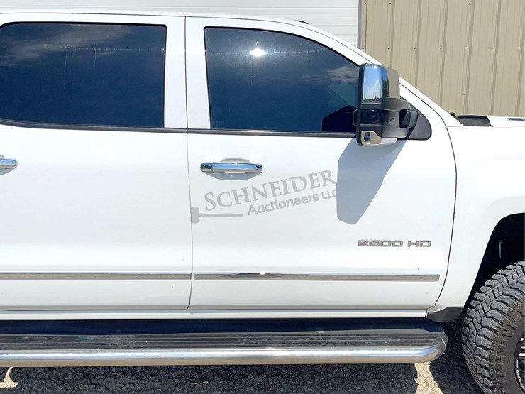 2015-chevrolet-2500hd-image-17