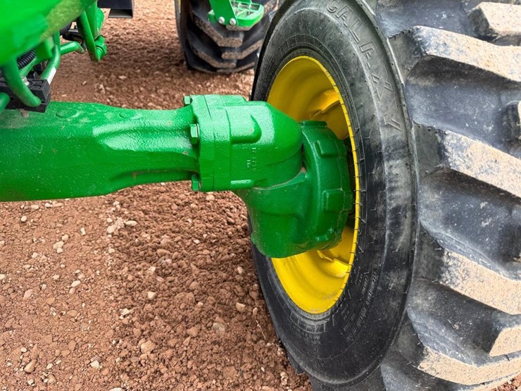 john-deere-4044m-image-17