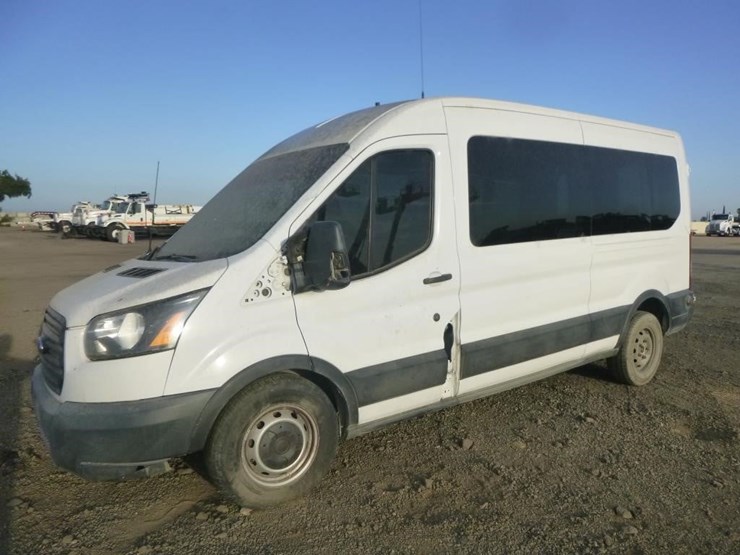 2019-ford-transit-image-2
