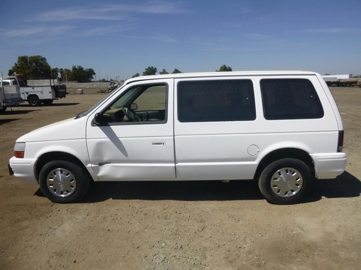 1993-dodge-caravan-image-6