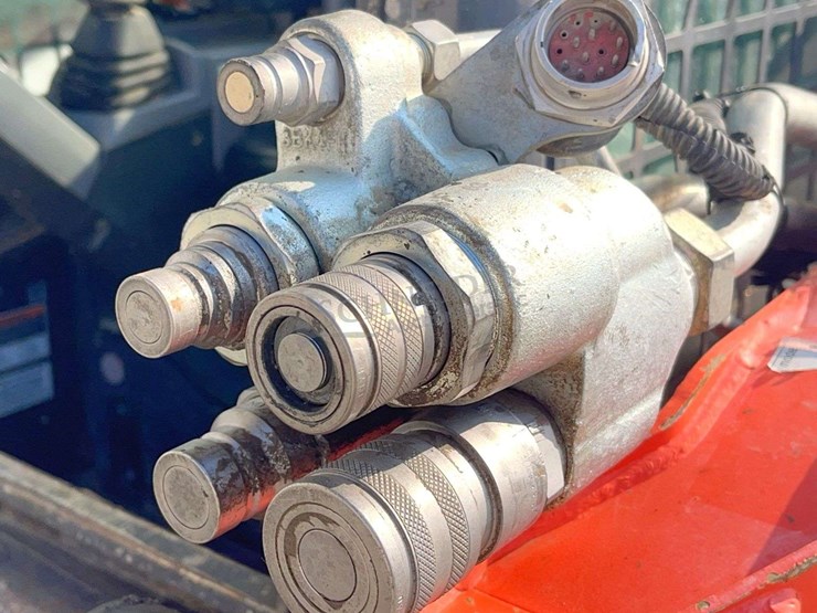 2019-kubota-svl65-2-image-13