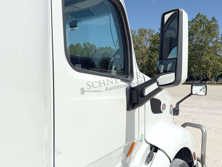 2020-peterbilt-579-image-19