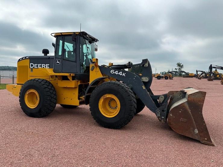 deere-644k-image-3