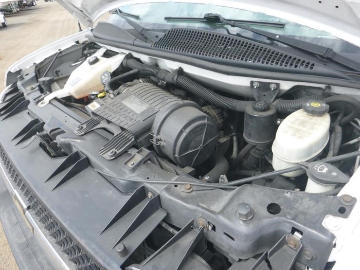 2014-chevrolet-express-2500-image-11
