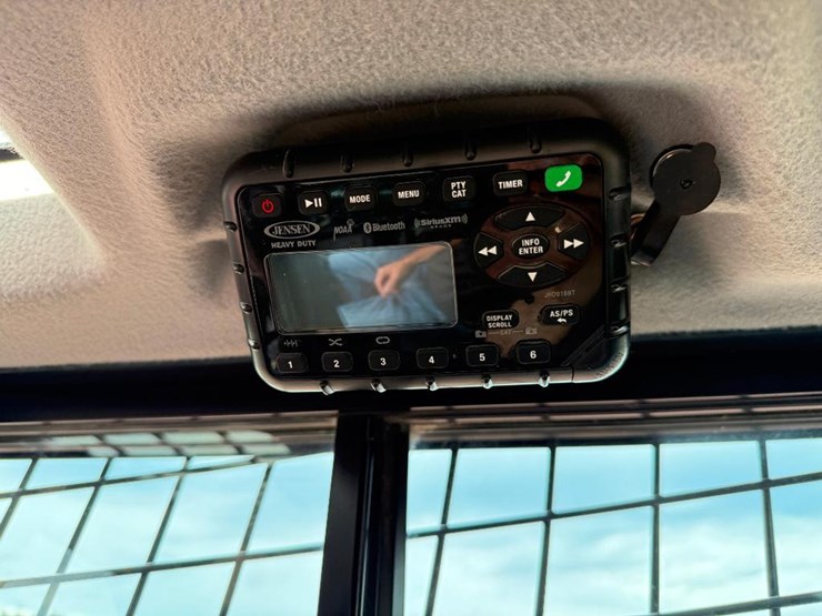 new-holland-c362-image-39