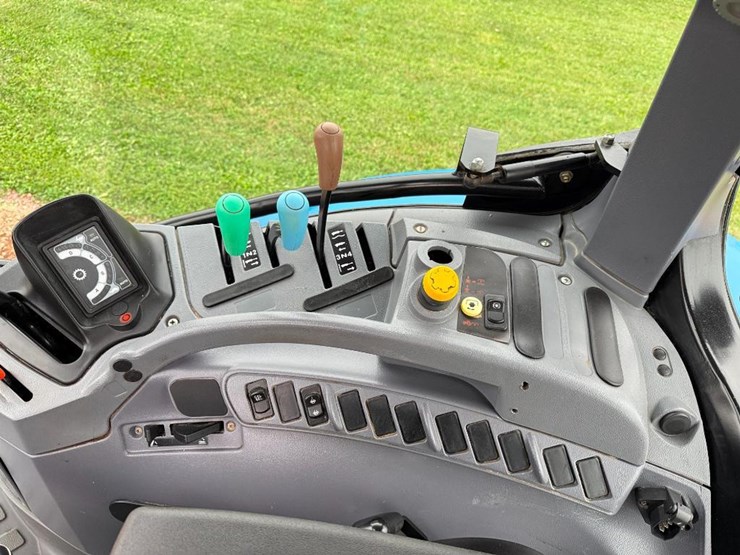 new-holland-ts130a-image-48