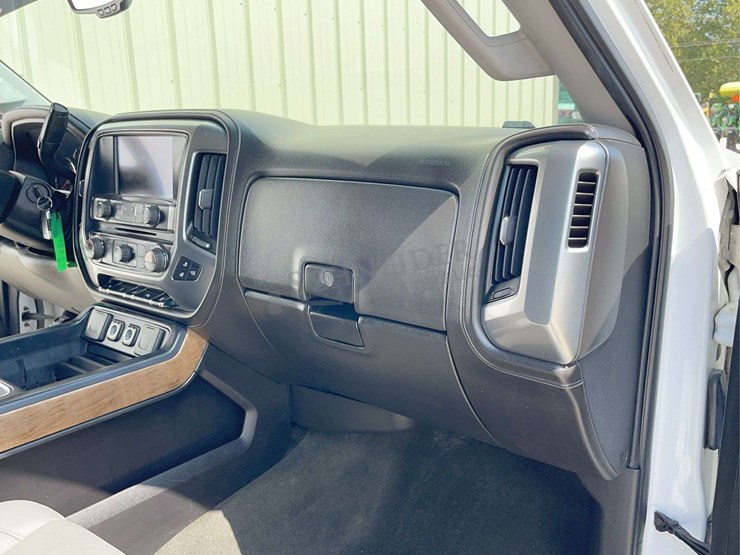 2015-chevrolet-2500hd-image-48