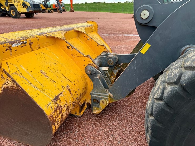 deere-624k-image-29