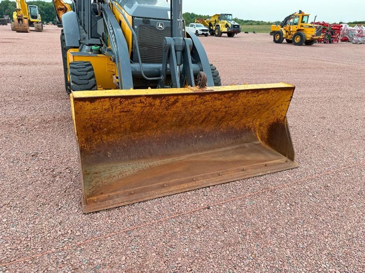 2019-deere-310sl-hl-image-25