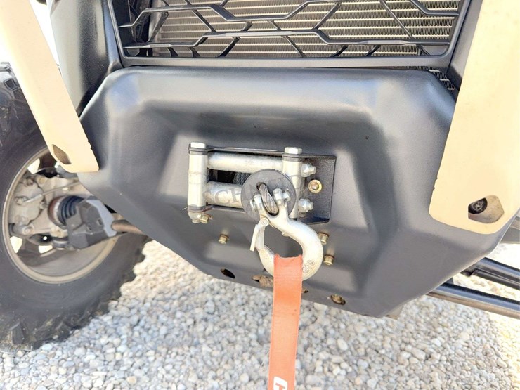 2023-can-am-hd10-defender-limited-4x4-utv-image-46