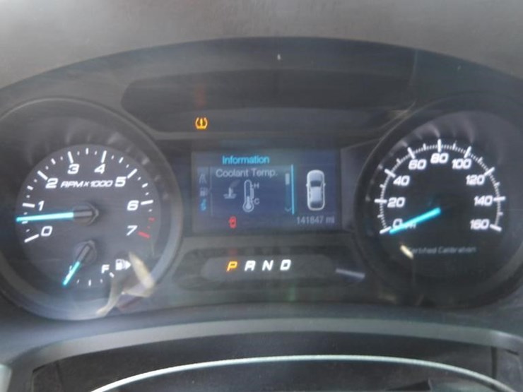 2015-ford-explorer-image-21