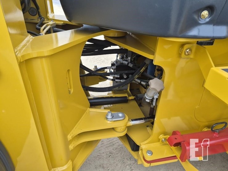 2015-deere-544k-image-14