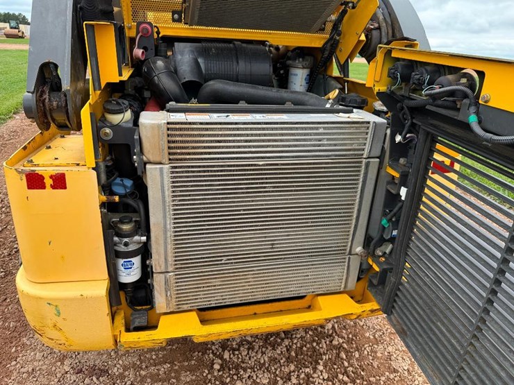 new-holland-c238-image-27