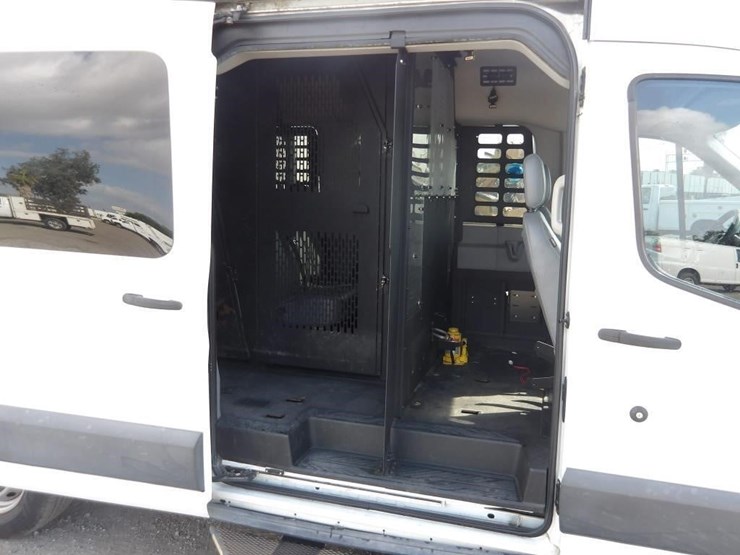 2017-ford-transit-image-11