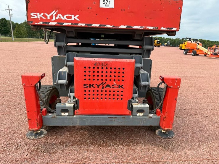 2017-skyjack-sj8841rt-image-21