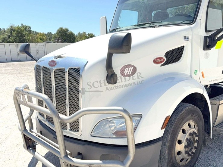2020-peterbilt-579-image-51