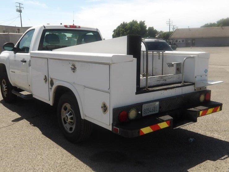 2011-chevrolet-2500-image-5