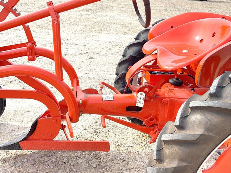 allis-chalmers-model-g-tractor-image-13