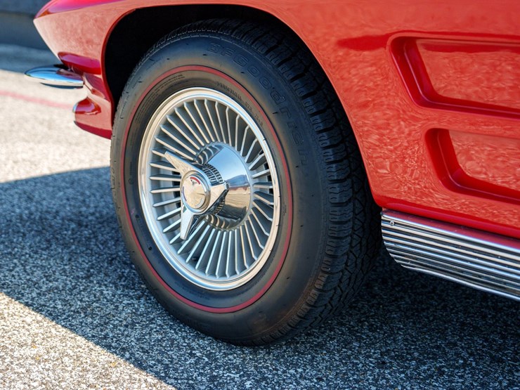 #1032-•-1964-chevrolet-corvette-convertible-image-24