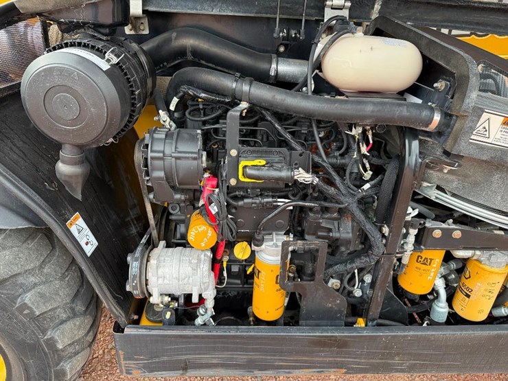 2021-caterpillar-th255c-image-33