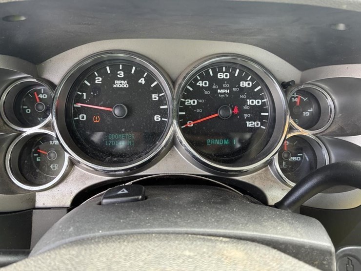 2011-chevrolet-2500-image-15