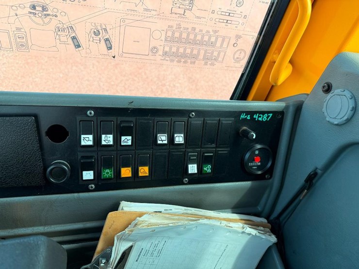 2004-volvo-l60e-image-55
