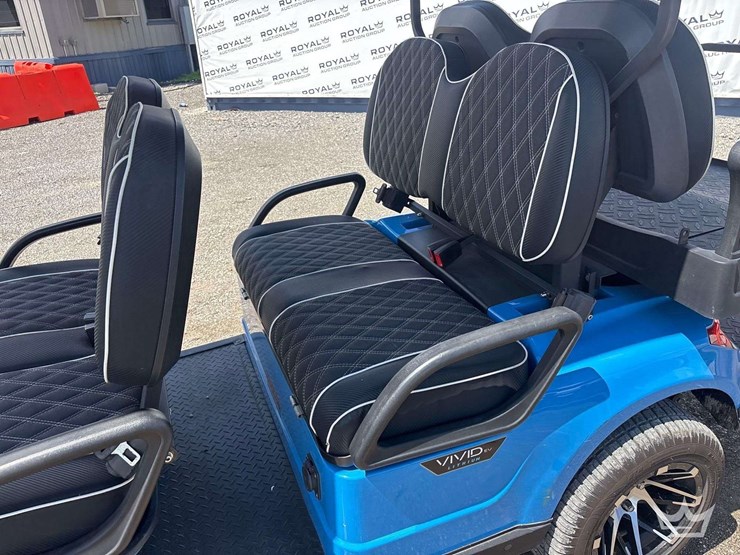 2024-vivid-ev-6-person-electric-cart-image-5
