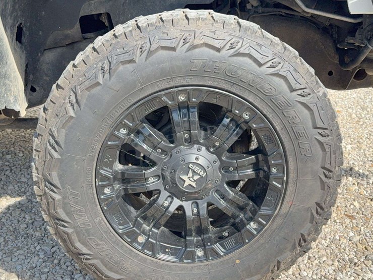 2011-chevrolet-2500hd-image-12