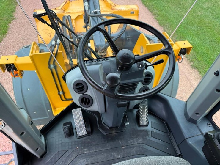 2021-deere-544p-image-51