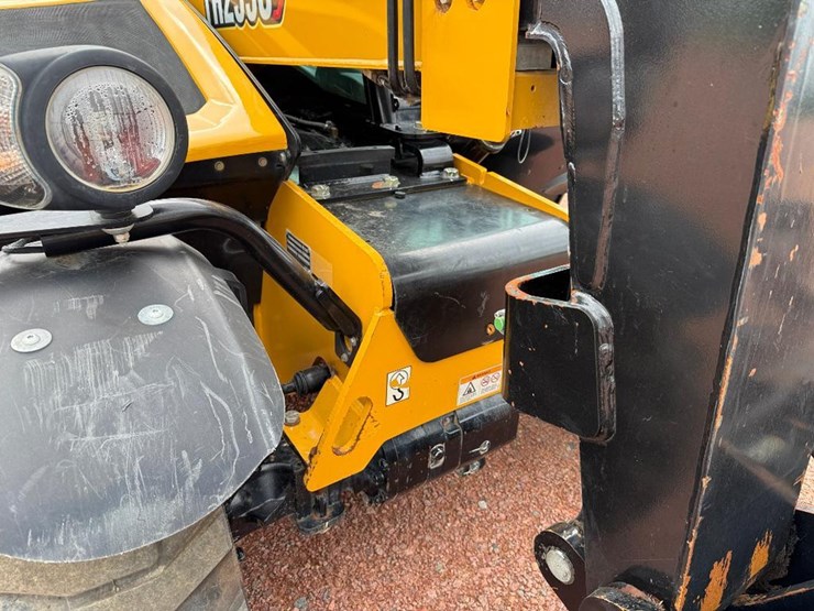 2021-caterpillar-th255c-image-17