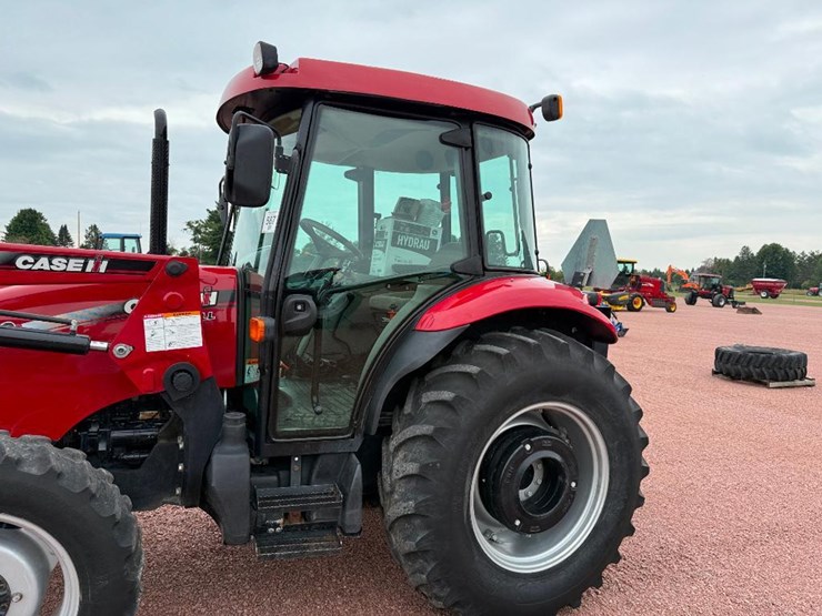 case-ih-farmall-70-image-18