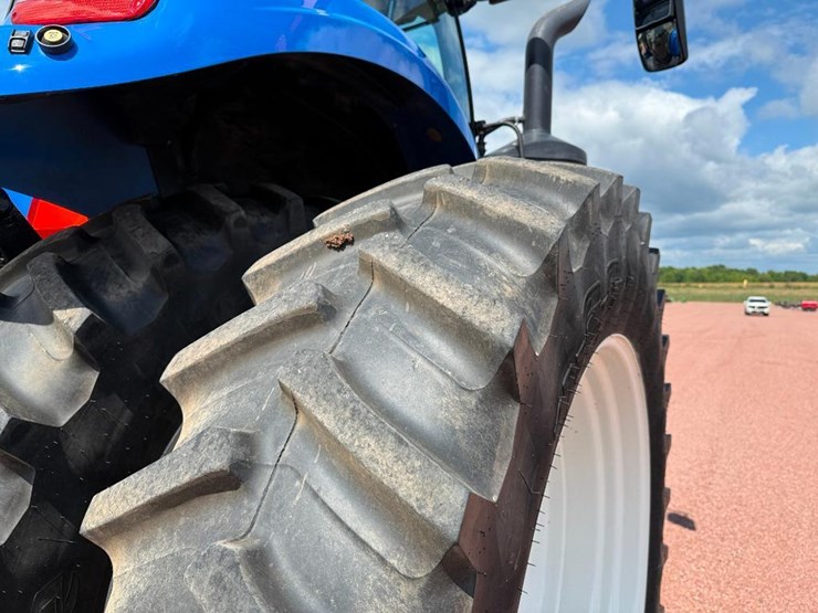 new-holland-t8.320-image-11