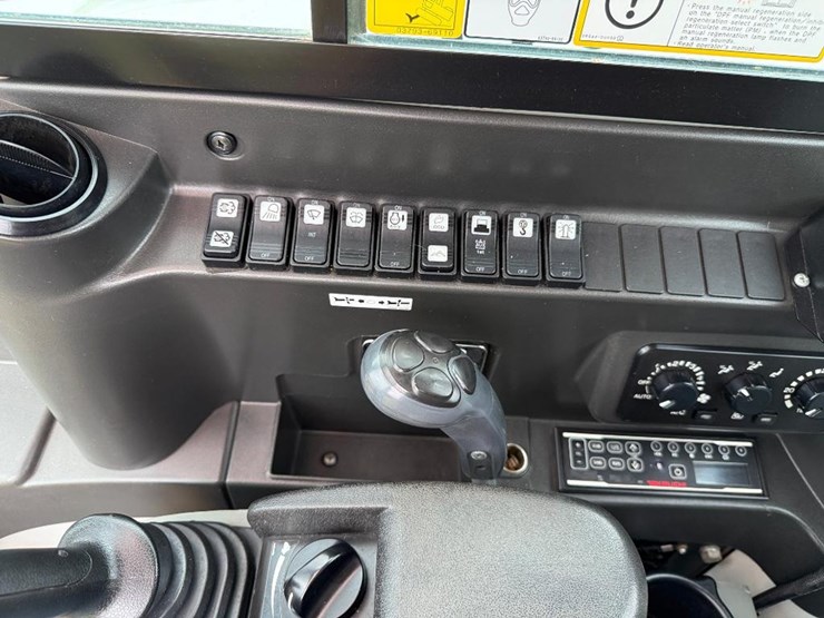 takeuchi-tb290-image-52