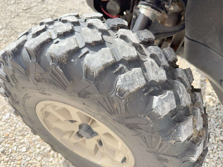 2023-can-am-hd10-defender-limited-4x4-utv-image-25