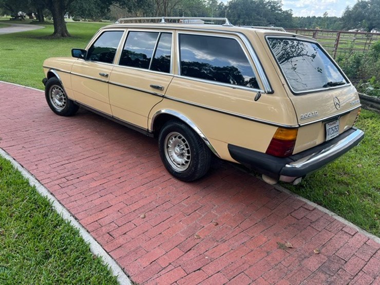 #1036-•-offered-at-no-reserve-|-1985-mercedes-benz-300td-image-5