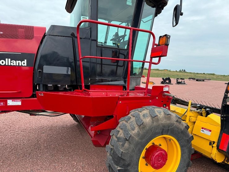 new-holland-hw305-image-11