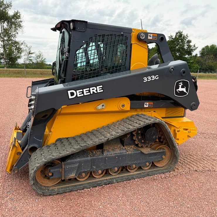 2022 DEERE 333G