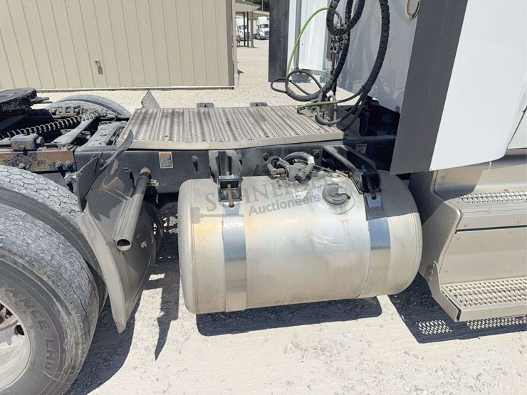 2020-peterbilt-579-image-20