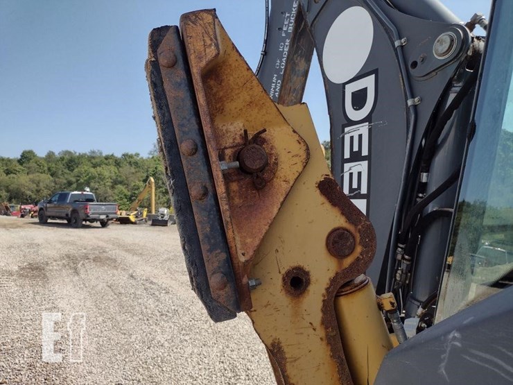 2010-deere-310sj-image-37