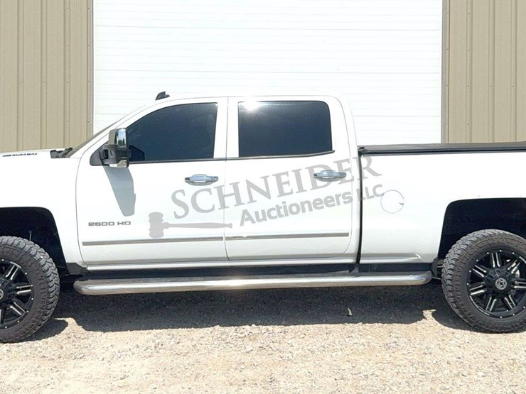 2015-chevrolet-2500hd-image-4