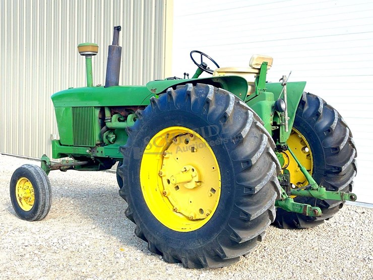 john-deere-4010-image-6