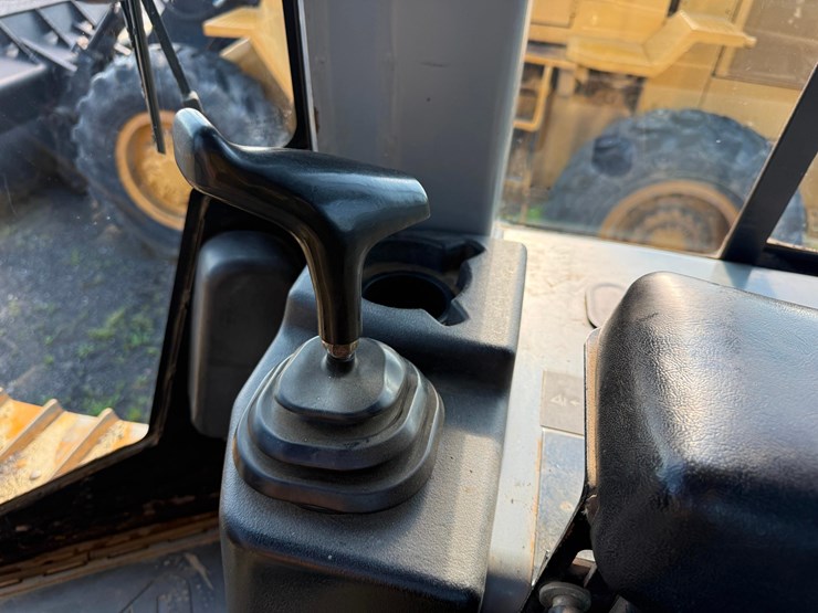 caterpillar-d5g-xl-image-18