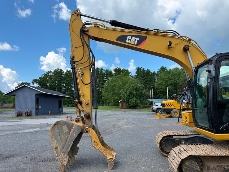 2016-caterpillar-313flgc-image-8