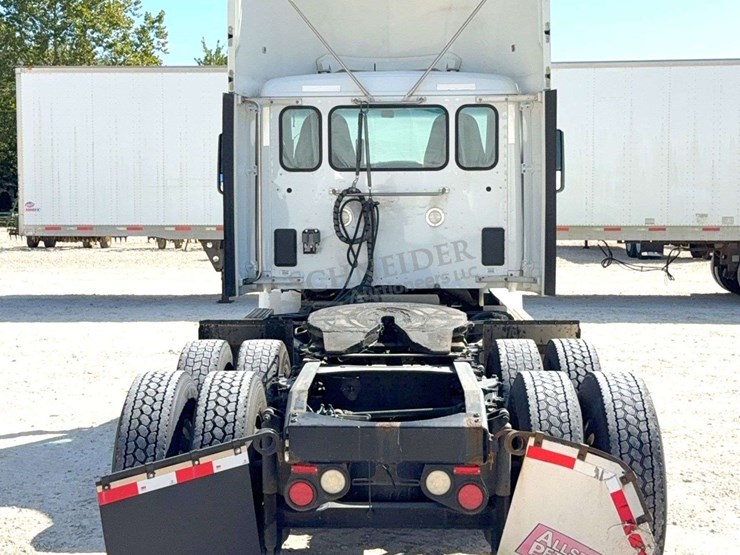 2020-peterbilt-579-image-7