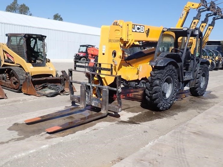 2018-jcb-509-42-image-1
