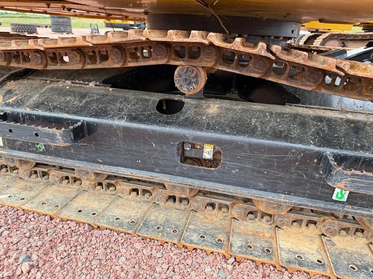 caterpillar-307.5-image-15